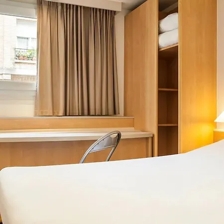 Ibis Alesia Montparnasse Hotel Parigi