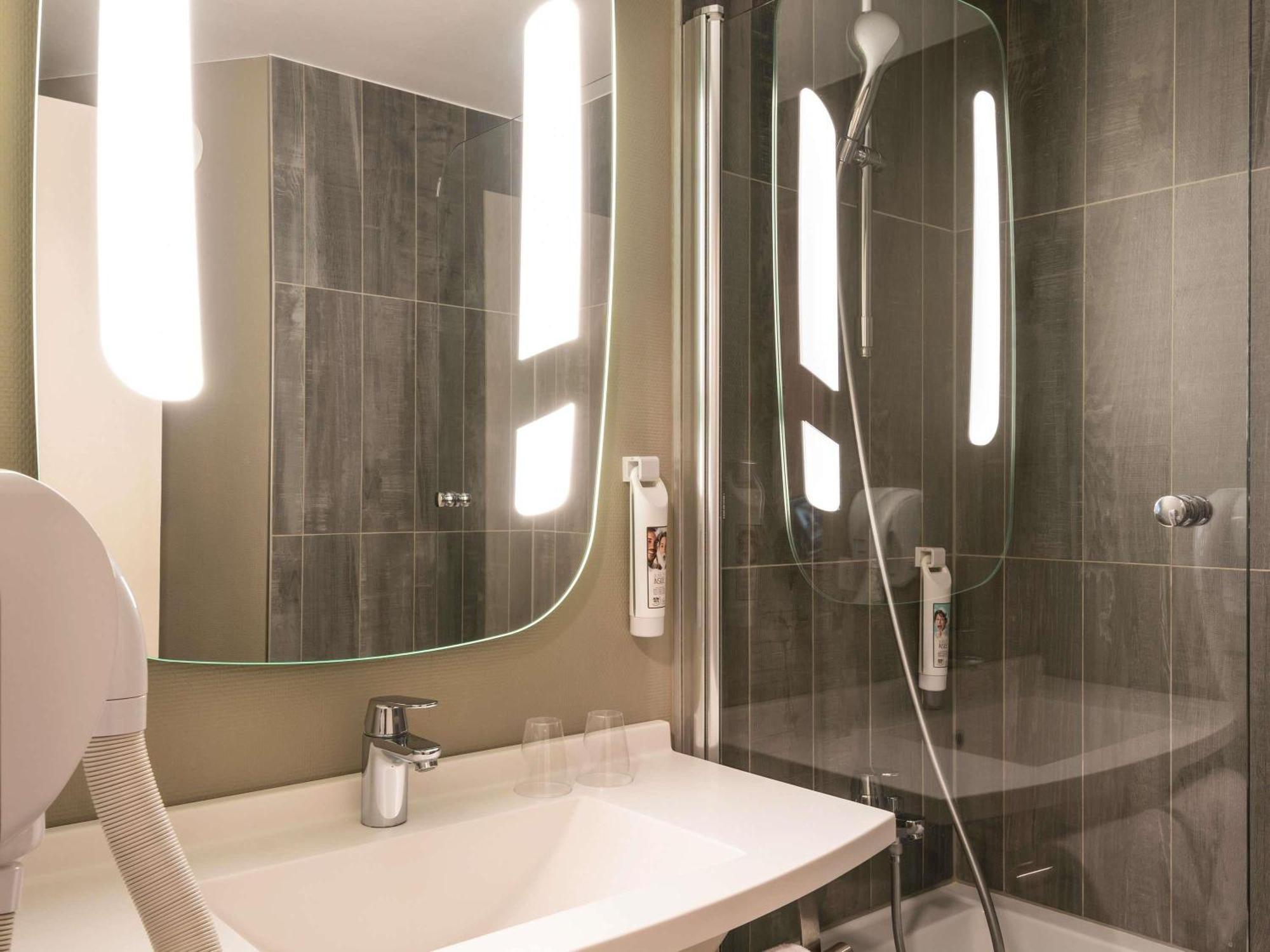 Hotel Ibis Alesia Montparnasse Parigi