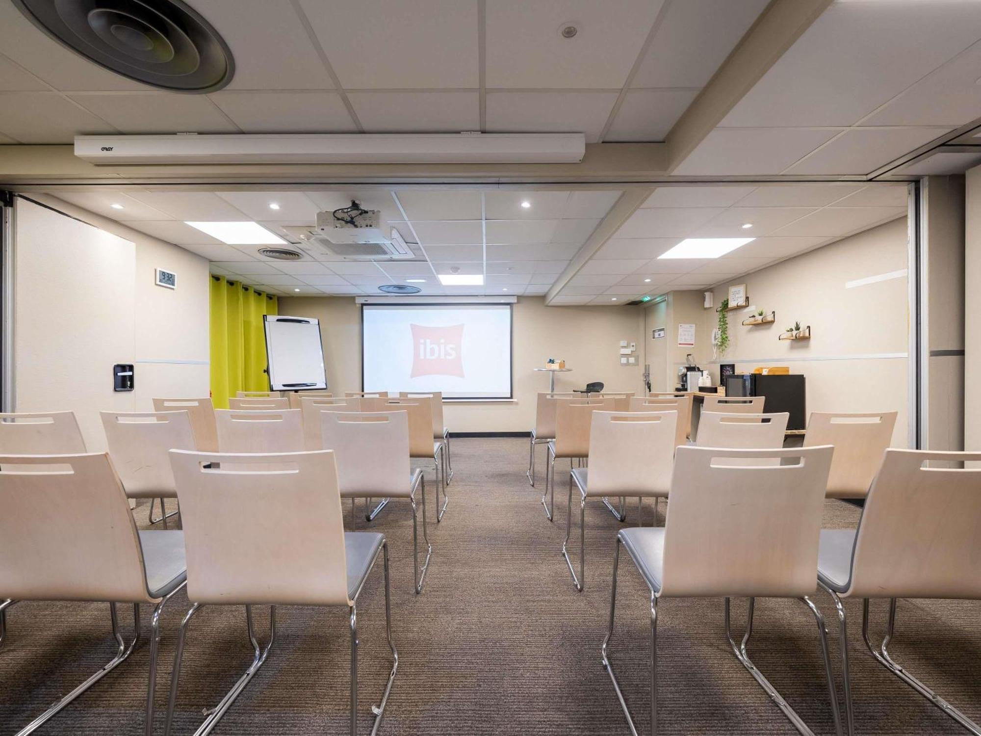 Ibis Alesia Montparnasse Hotel 3*